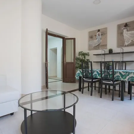 Carreteria 73 Center Apartamento