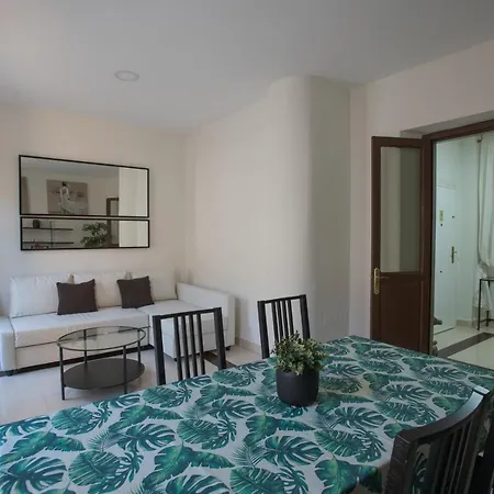 Carreteria 73 Center Apartamento